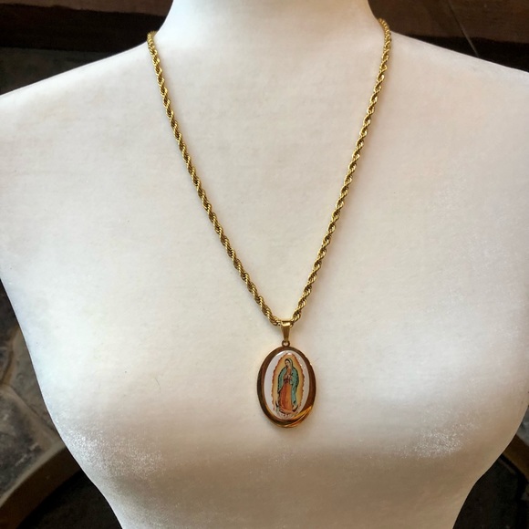 Edforce Stainless Mary Pendant w/Edforce Chain - Picture 1 of 10